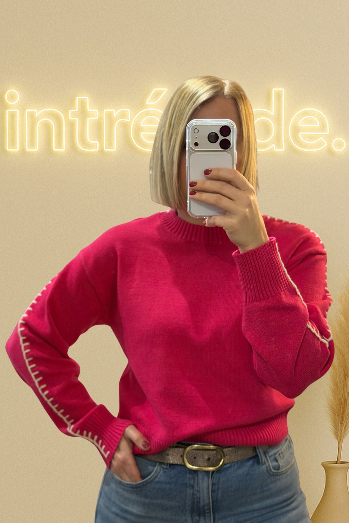 💖 Pull rose à détails brodés