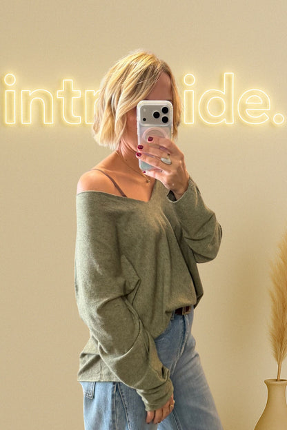 Le pull loose col V 3 % cachemire - kaki 🫒