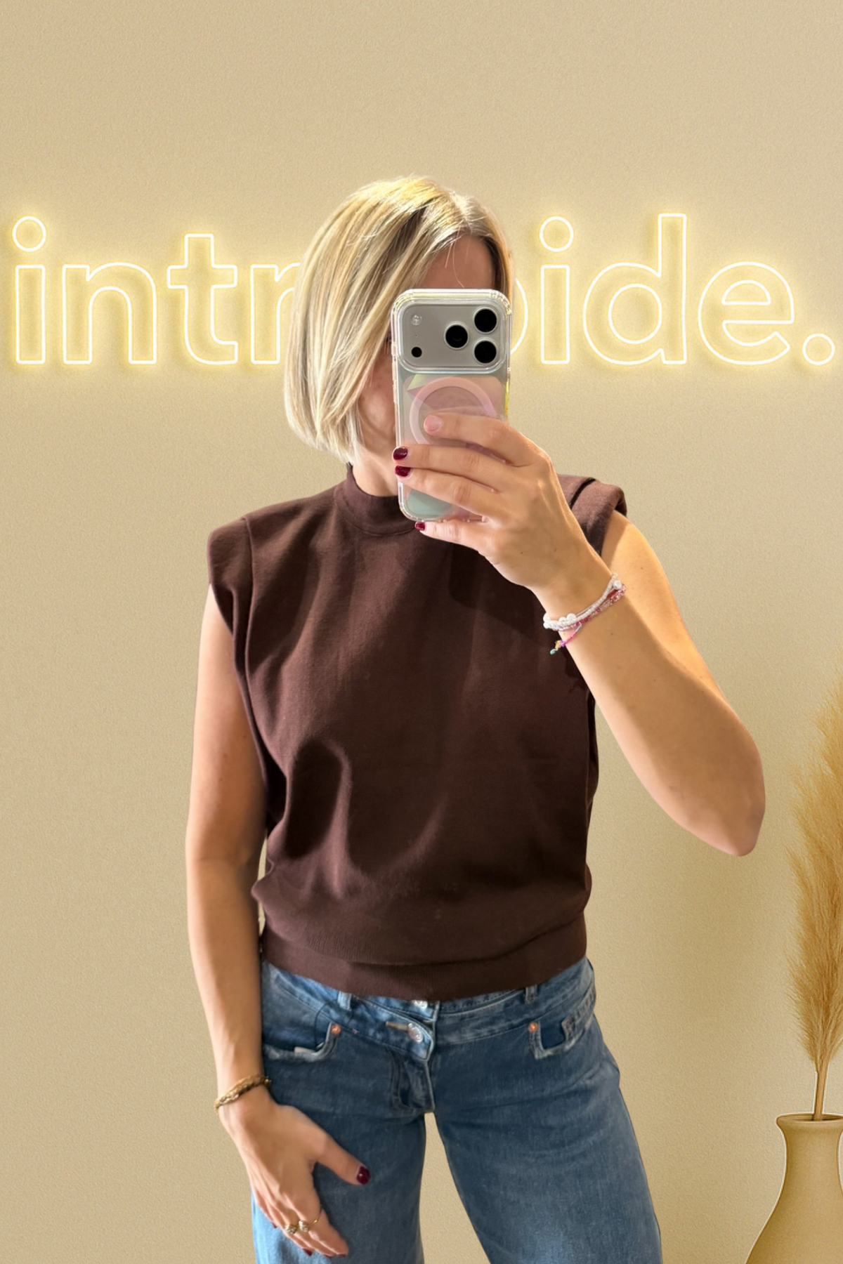 Le pull Ava sans manches - chocolat 🤎