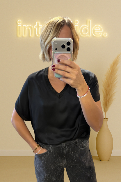 Le top Soie – noir 🖤✨