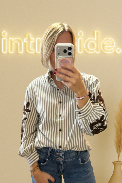 La chemise rayée brodée - chocolat 🤎✨