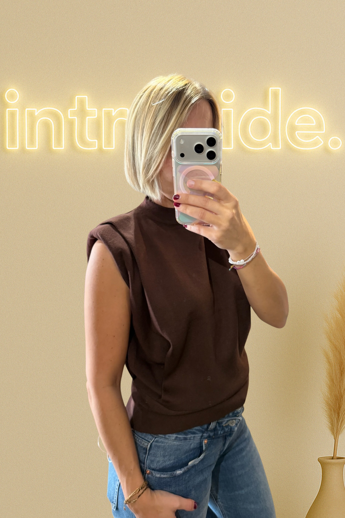 Le pull Ava sans manches - chocolat 🤎